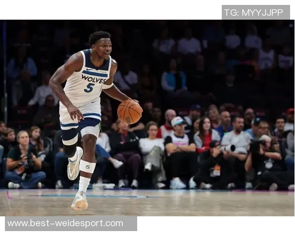 张佳玮盛赞爱德华兹：33分表现展现纯粹爆发力与全面实力